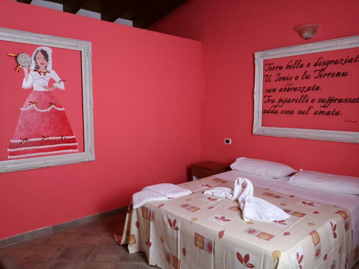 Вілла Azienda Agrituristica La Fonte Боніфаті Екстер'єр фото